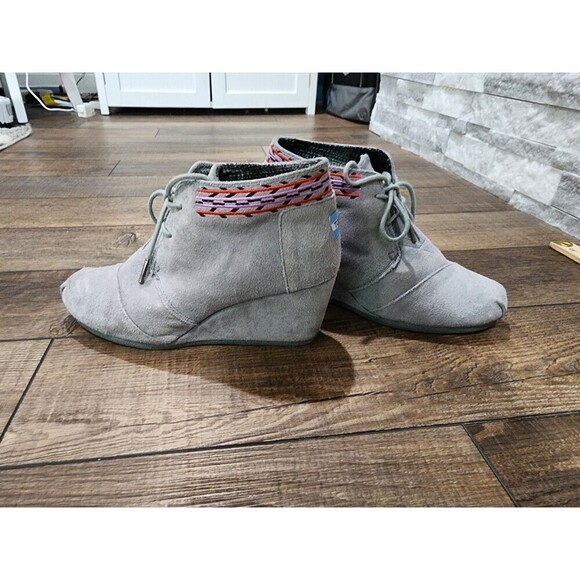 Toms Shoes - Toms Boots Womens 8 Desert Ankle Booties Grey Suede Round Toe Wedge Heels